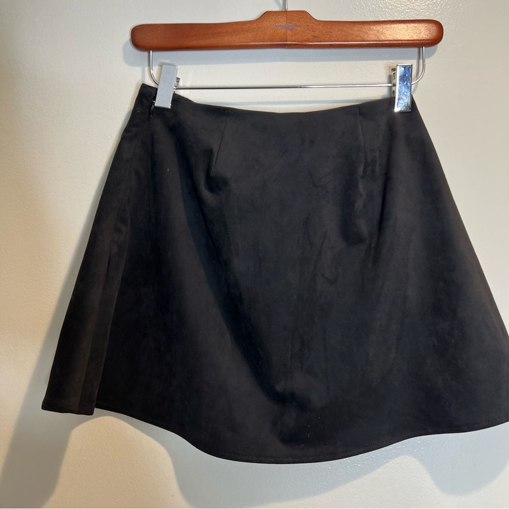 FOR LOVE & LEMONS Auden Butterfly Appliqué Embroidered Slit Mini Skirt - Picture 6 of 6